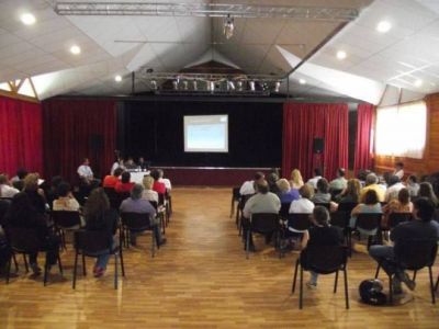 Exaltaci�n en la Audiencia p�blica de Dina Huapi