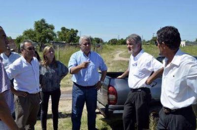 Acuerdo con los vecinos para ampliar servicios