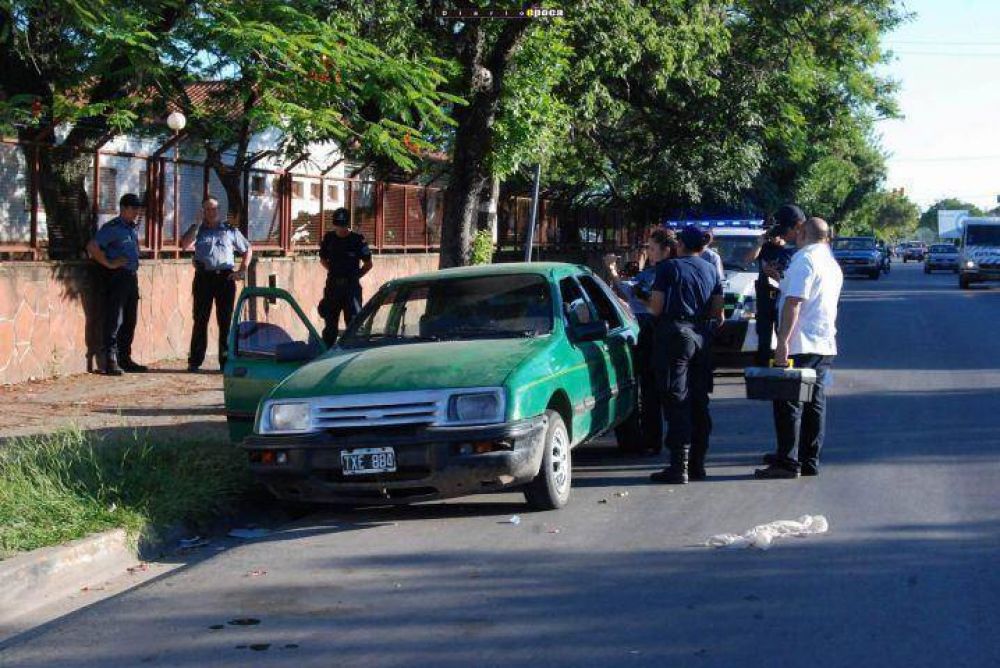 Vecino justiciero atac� a tiros a un grupo de ladrones y logr� herir a uno