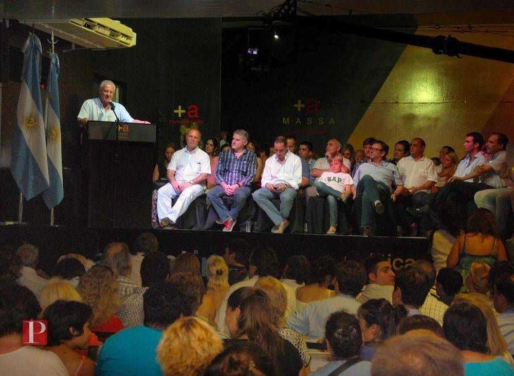 Sin la presencia de Massa, el Frente Renovador platense puso primera mirando al 2015