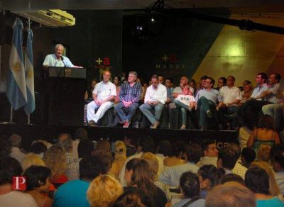 Sin la presencia de Massa, el Frente Renovador platense puso primera mirando al 2015