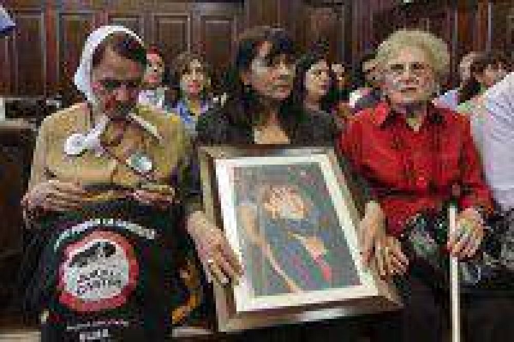 La Corte de Tucum�n revoc� el fallo que absolvi� a acusados por el caso Marita Ver�n