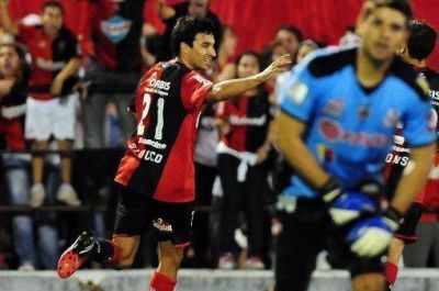 "Newell's tiene prioridad pero no cierro ninguna puerta", dijo Scocco