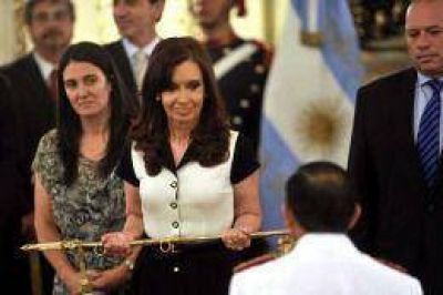 Cristina encabezó el acto de ascenso de oficiales de las fuerzas de seguridad
