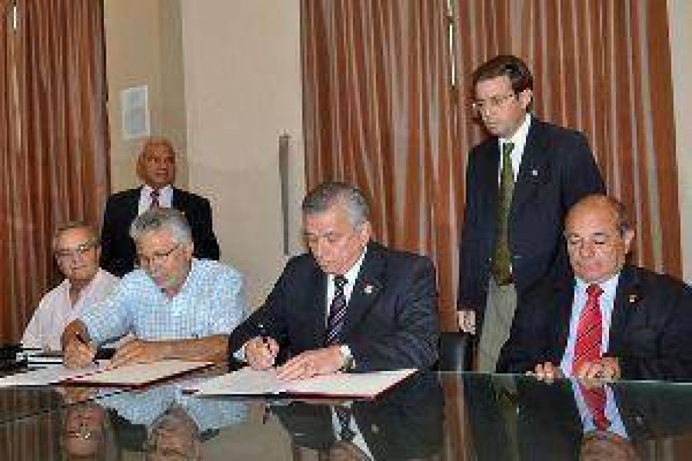 Firmaron contrato para la obra de la nueva iluminaci�n del centro
