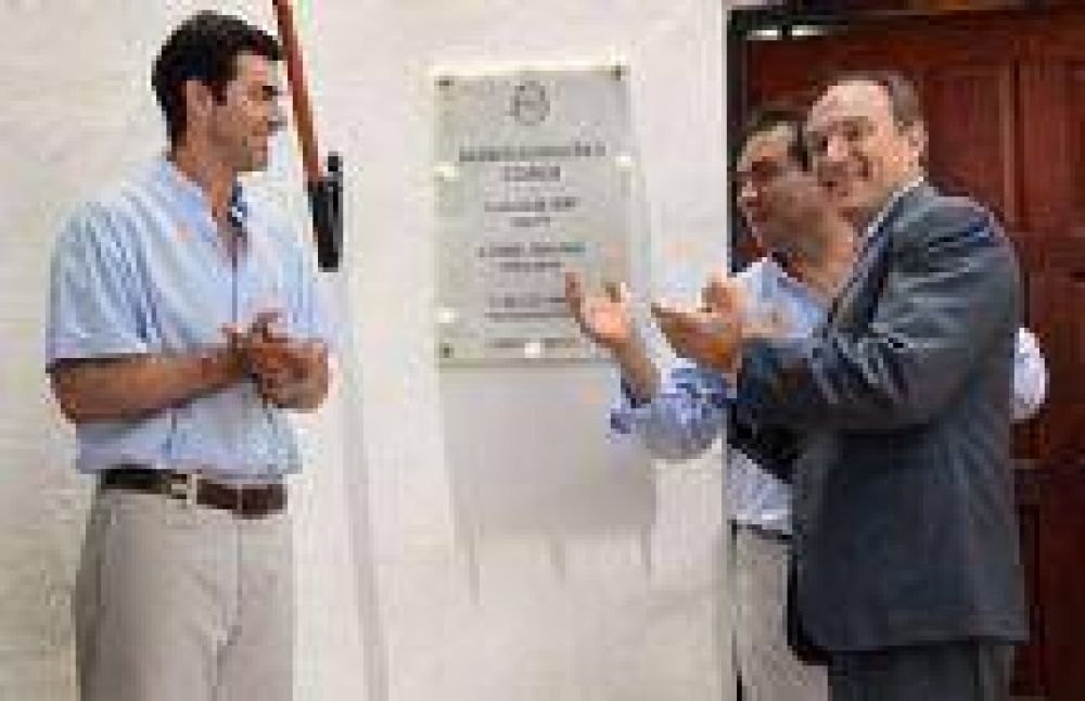 El Gobernador Juan Manuel Urtubey inaugur� la delegaci�n de la Fiscal�a en El Quebrachal