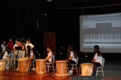 Las escuelas p�blicas digitales despidieron el a�o con arte y m�sica