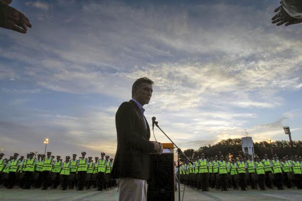 Macri encabez� el acto de graduaci�n de los cadetes de la Polic�a Metropolitana