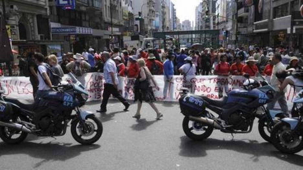Cortan tres esquinas clave del Centro toda la semana
