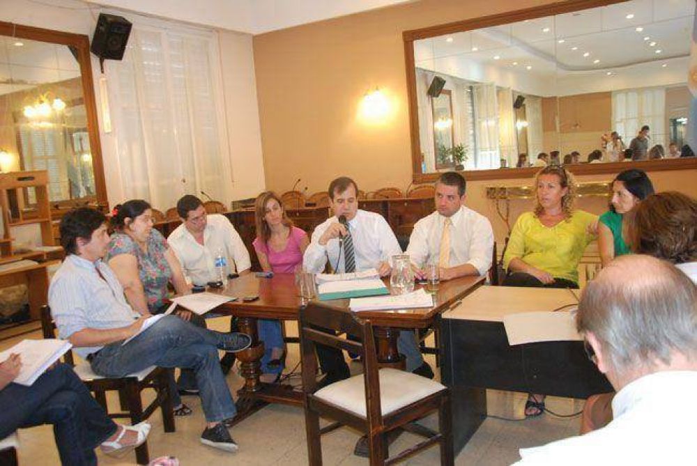Secretarios municipales por el presupuesto de Santa Rosa