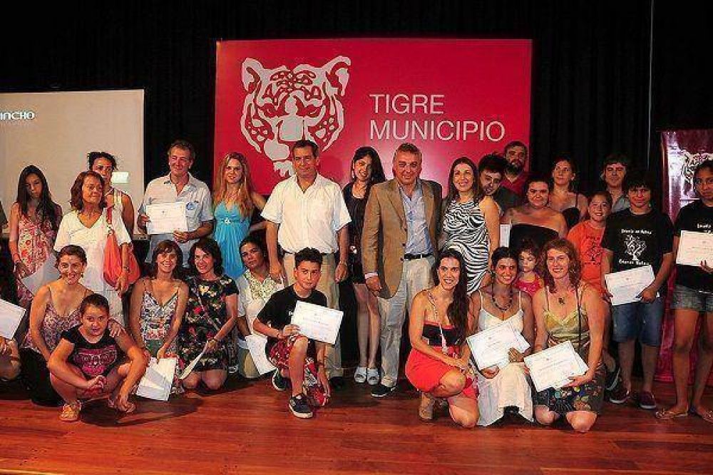 Julio Zamora ratific� el apoyo de Tigre a diversos artistas locales
