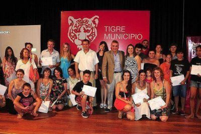 Julio Zamora ratific� el apoyo de Tigre a diversos artistas locales
