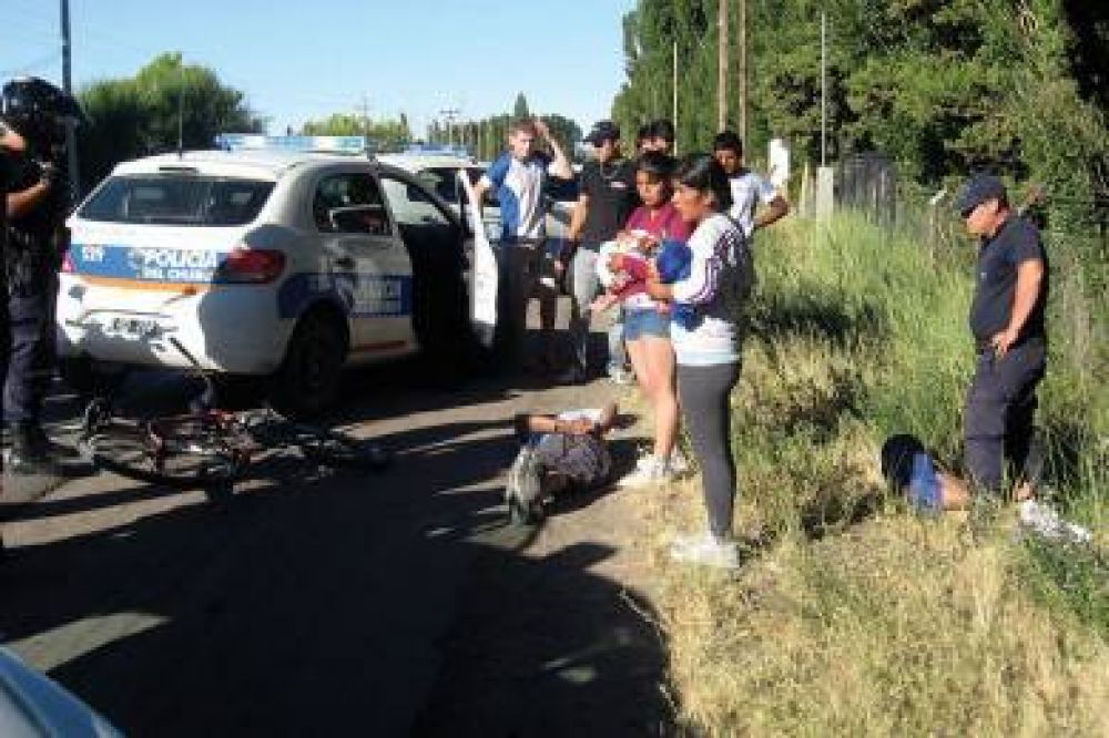 Dos detenidos por agredir a expolic�a que los sorprendi� robando