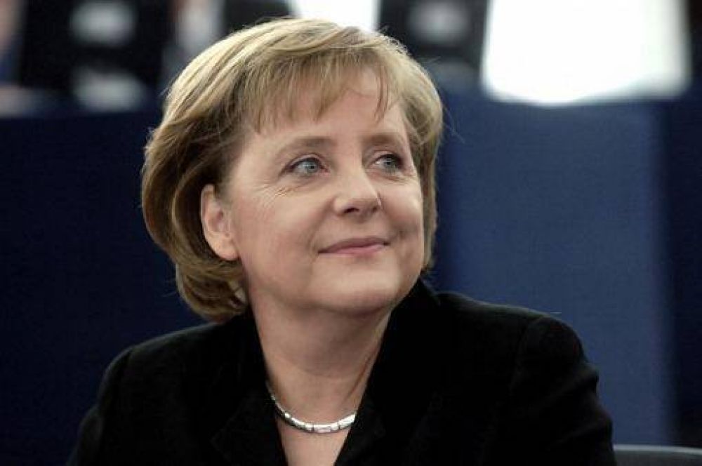 Merkel fue investida canciller de Alemania para un tercer periodo