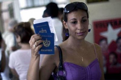 Avanza en Cuba la reforma migratoria y la desregulaci�n de empresas estatales