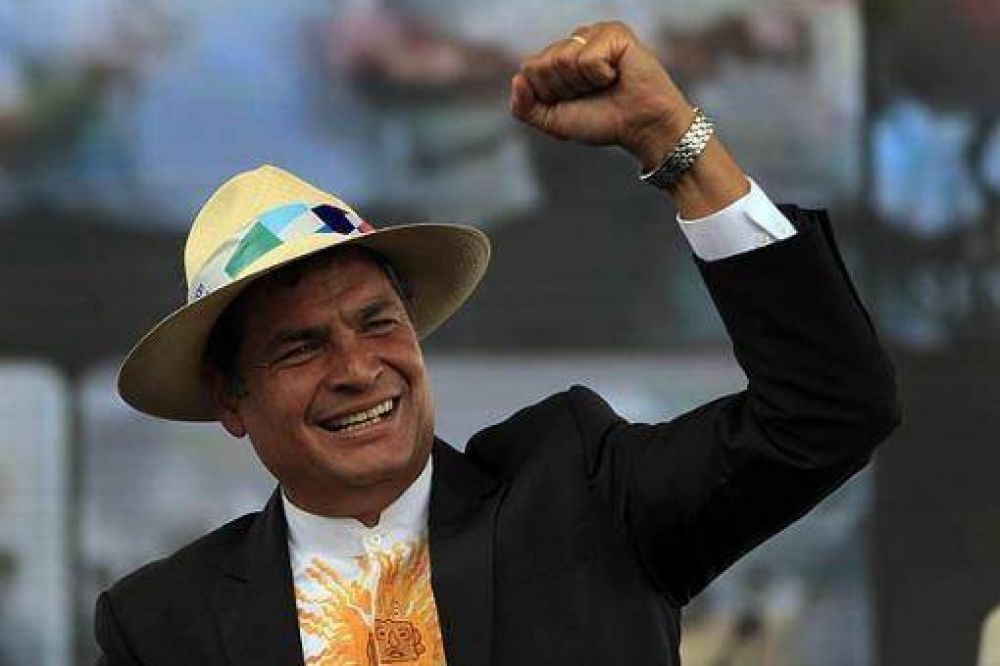 Las manos de Correa, el resumen del 2013 ecuatoriano