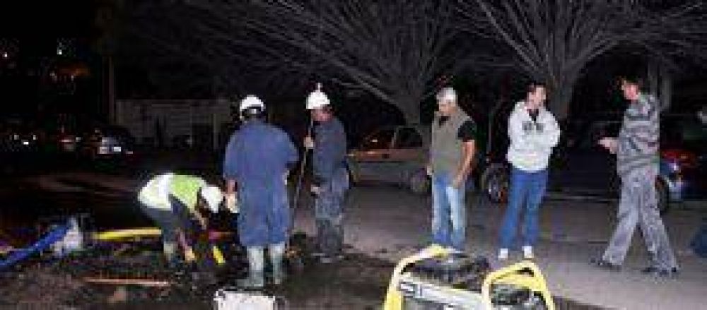 Un m�quina de ARSAT fisur� el acueducto del EPAS