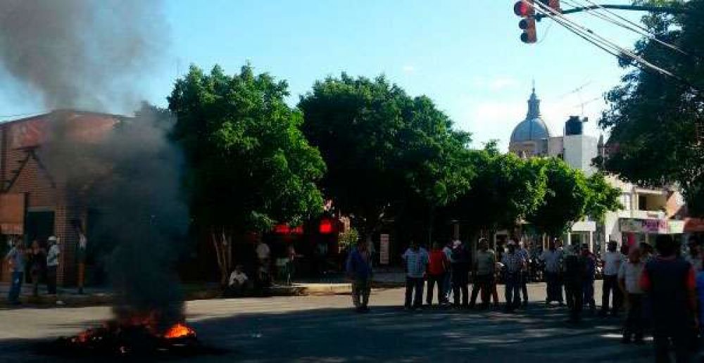 Trabajadores de Vialidad contin�an el reclamo salarial
