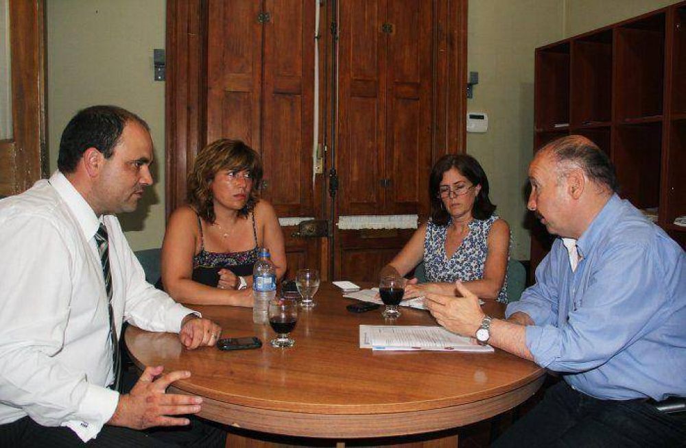 Inza se reuni� con parte de su gabinete por la problem�tica en el barrio San Francisco