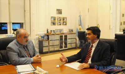 R�os confirm� la decisi�n de Naci�n de prorrogar los vencimientos de deuda