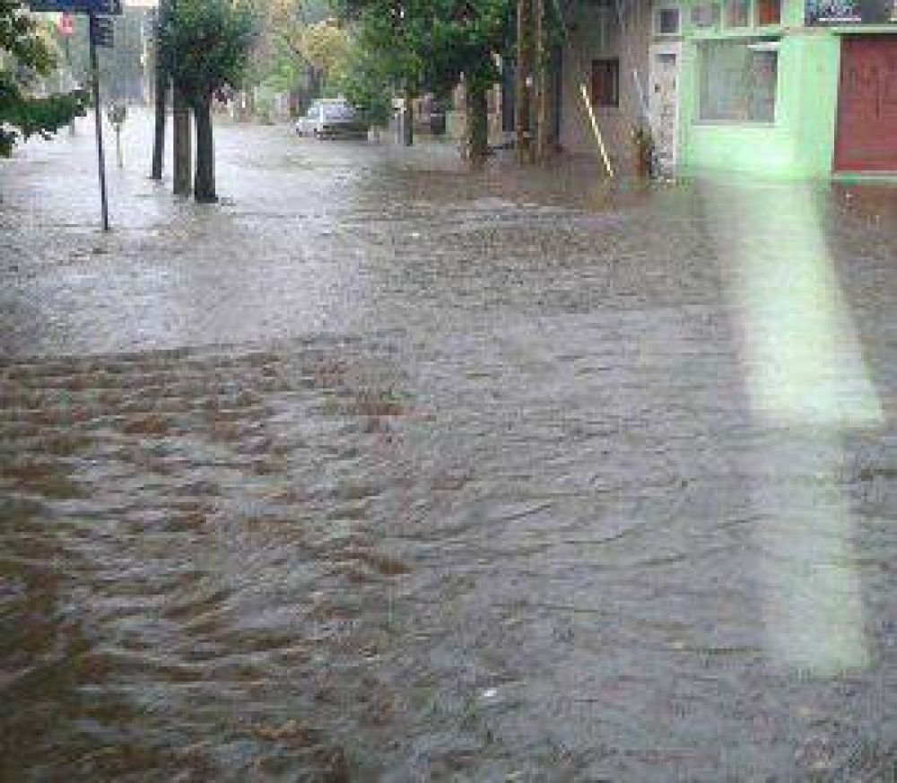 Diluvi� en el Conurbano y rige un alerta por tormentas fuertes y ca�da de granizo