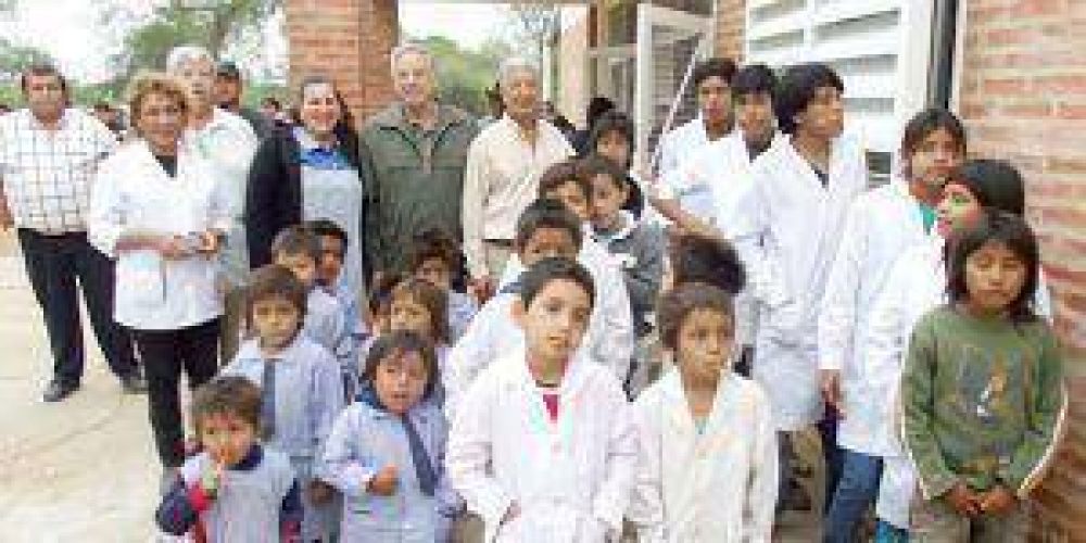 Docentes: Hay 500 titularizaciones listas para la firma del gobernador