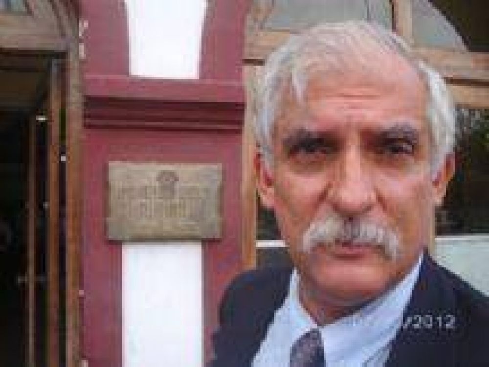 Zapata: "Un saqueo a los contribuyentes"