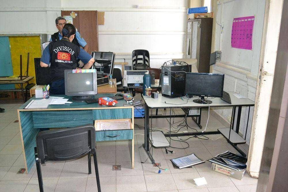 Mientras el guardia miraba una pel�cula, delincuentes robaron en la Direcci�n de Cultura Municipal