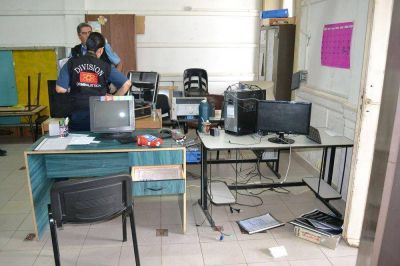 Mientras el guardia miraba una pel�cula, delincuentes robaron en la Direcci�n de Cultura Municipal