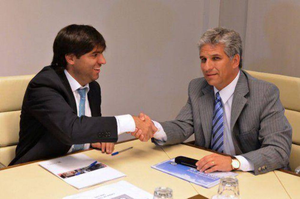 Provincia y ANSES firmaron el acuerdo por los descuentos previsionales de las fuerzas de seguridad
