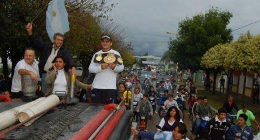 El "Chino" Maidana llega a su pueblo