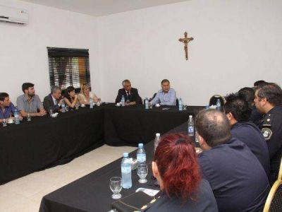 Pereyra se reuni� con las fuerzas de seguridad y la justicia local