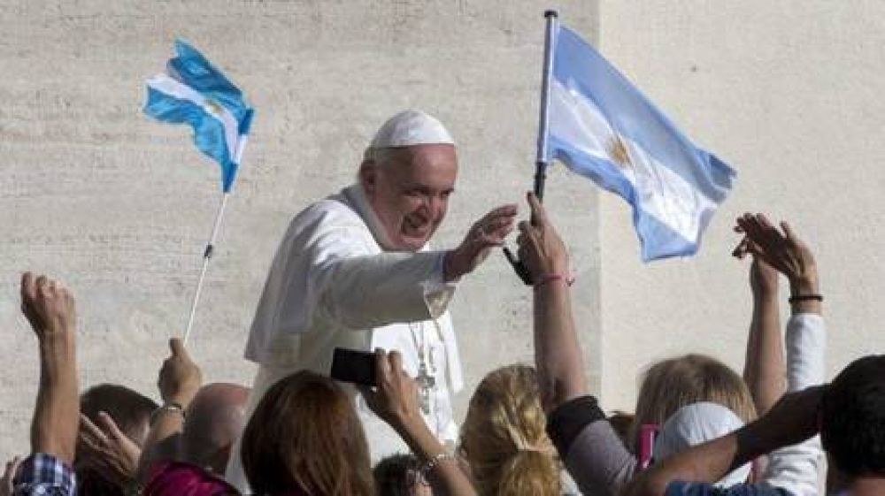 El Papa planifica visita al pas y nuevas remociones de obispos