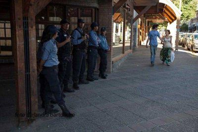 Arribaron 150 efectivos policiales a Bariloche