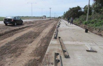 Contin�an las obras en el acceso Kirchner