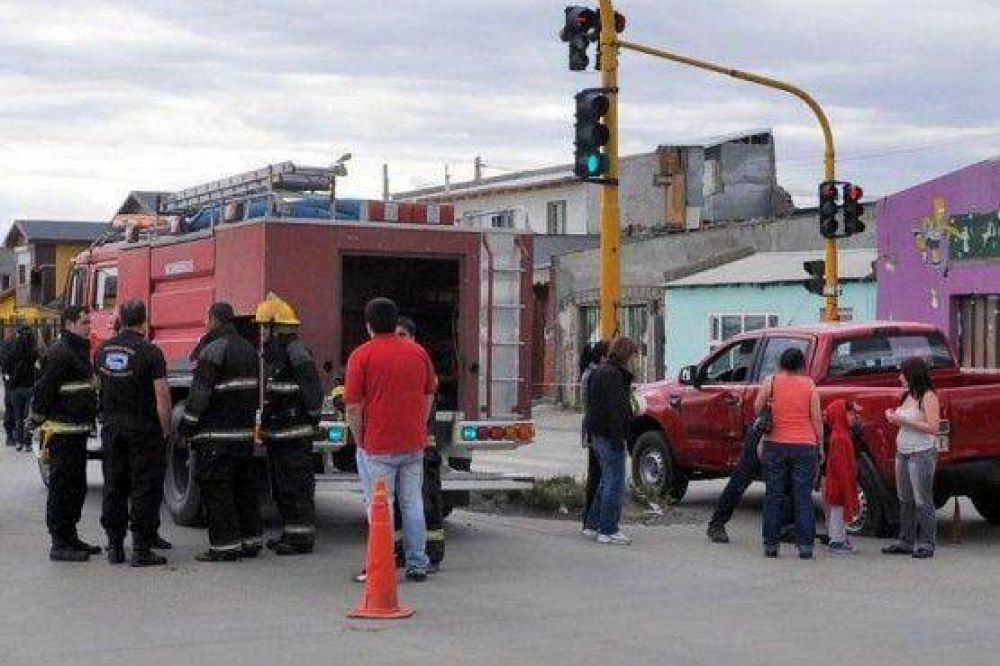 Colisi�n provoca importantes da�os materiales