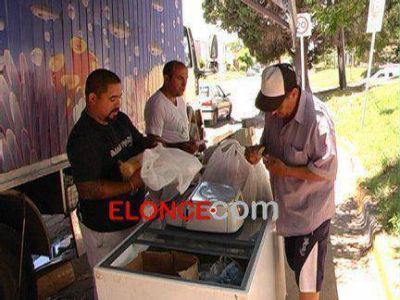 Camiones de la Econom�a Popular y Pescado Para Todos comenzaron la venta en Paran� 