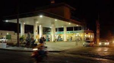 Las estaciones de servicio trabajar�n los d�as 24 y 31 con cortes en la venta de combutibles
