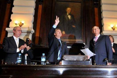 Horacio Gonz�lez le pidi� respuestas a Scioli por lo que fue el conflicto policial