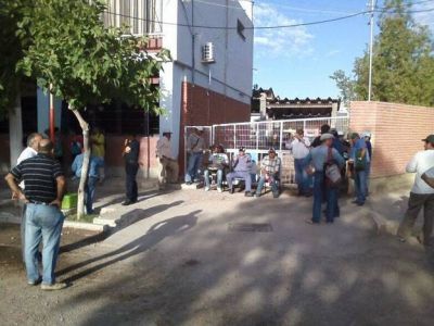 Levantaron el paro municipal en Angaco y arreglaron un plus de $2400