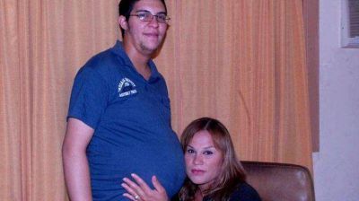 Naci� la hija del primer hombre embarazado de la Argentina