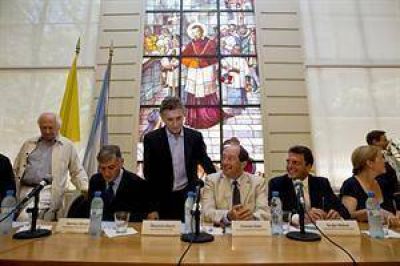 La Iglesia firma con los partidos pol�ticos un compromiso contra el narcotr�fico