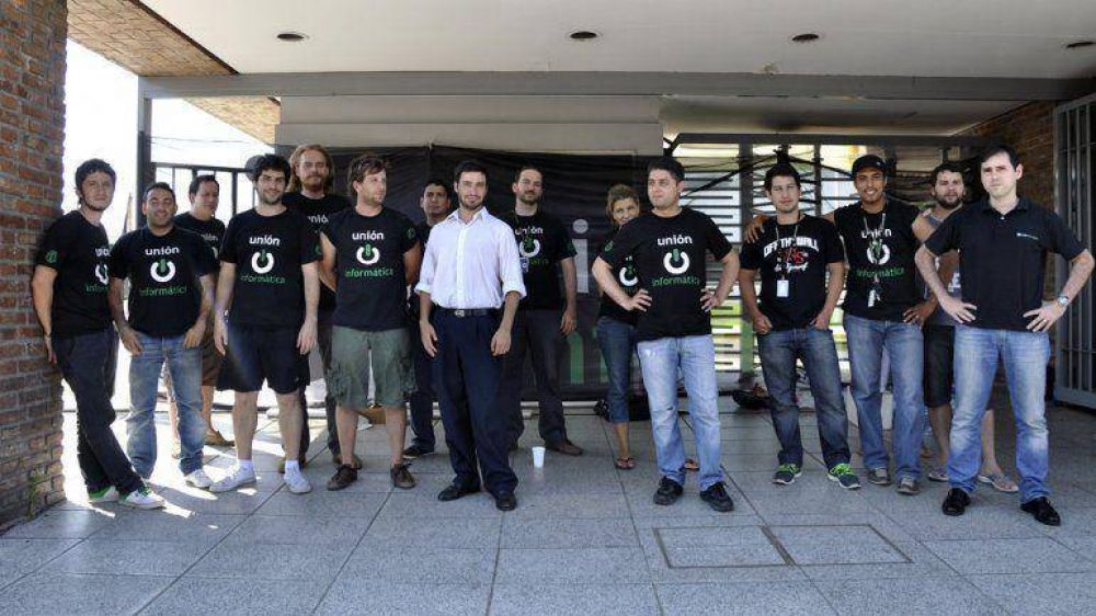 Trabajadores de IBM paran en reclamo de mejoras salariales