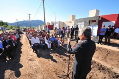 Otras 15 familias celebrar�n las fiestas en sus nuevos hogares