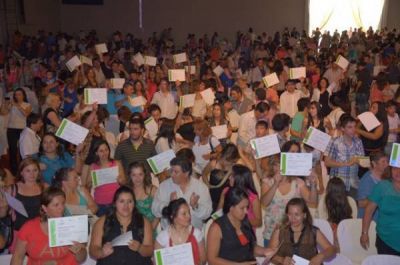 M�s de 570 adultos obtuvieron su t�tulo primario y secundario
