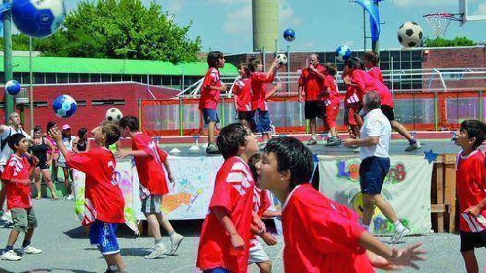 Avellaneda: arranca la temporada de la Colonia Municipal 2014