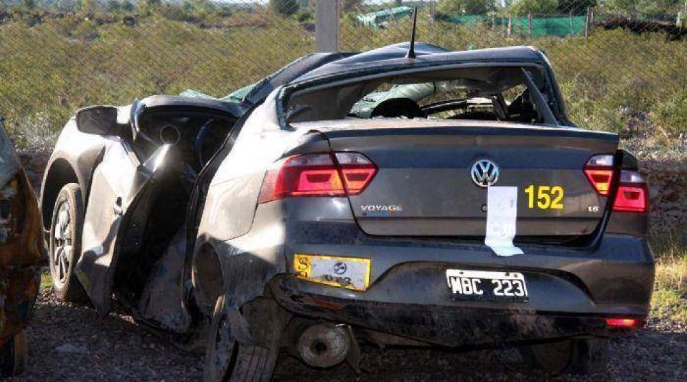 Remisero muri� tras chocar contra un �rbol en Lunlunta