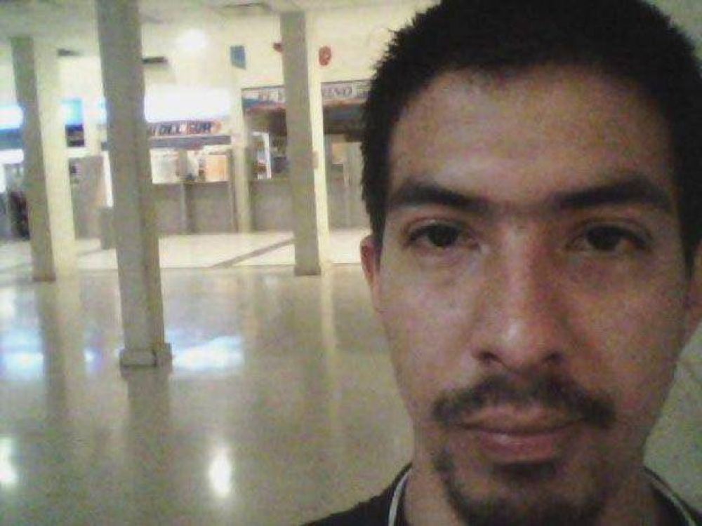 Muri� el joven que se prendi� fuego tras atacar a pu�aladas a su expareja y al novio