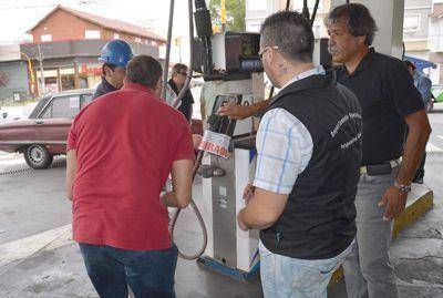 La Municipalidad clausur� una estaci�n de servicio en Libertad y San Juan