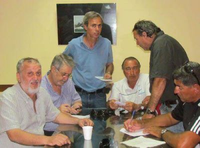 Guardavidas acordaron un aumento del 28,5% paritarias guardavidas